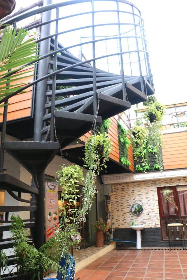 Mali Namphu Hotel Vientiane Bagian luar foto